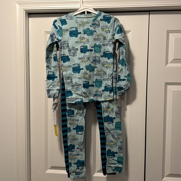 Boys pj’s - Picture 2 of 4